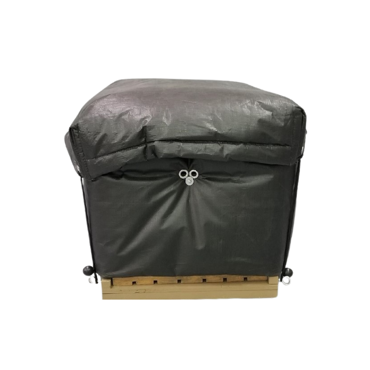 An example of the Inland Plastics Single 1-storey winter wrap on a beehive on a white background